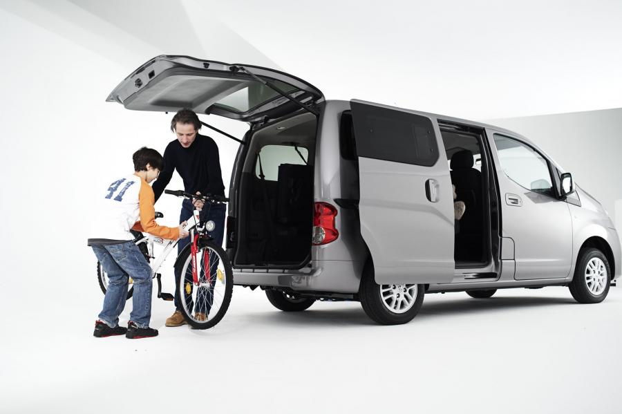  Nissan NV200 2009 года  (фото 8 из 108)